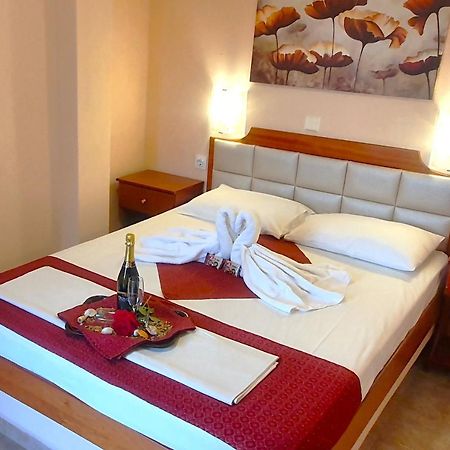 Apartmenthotel Sithon Сарті Екстер'єр фото