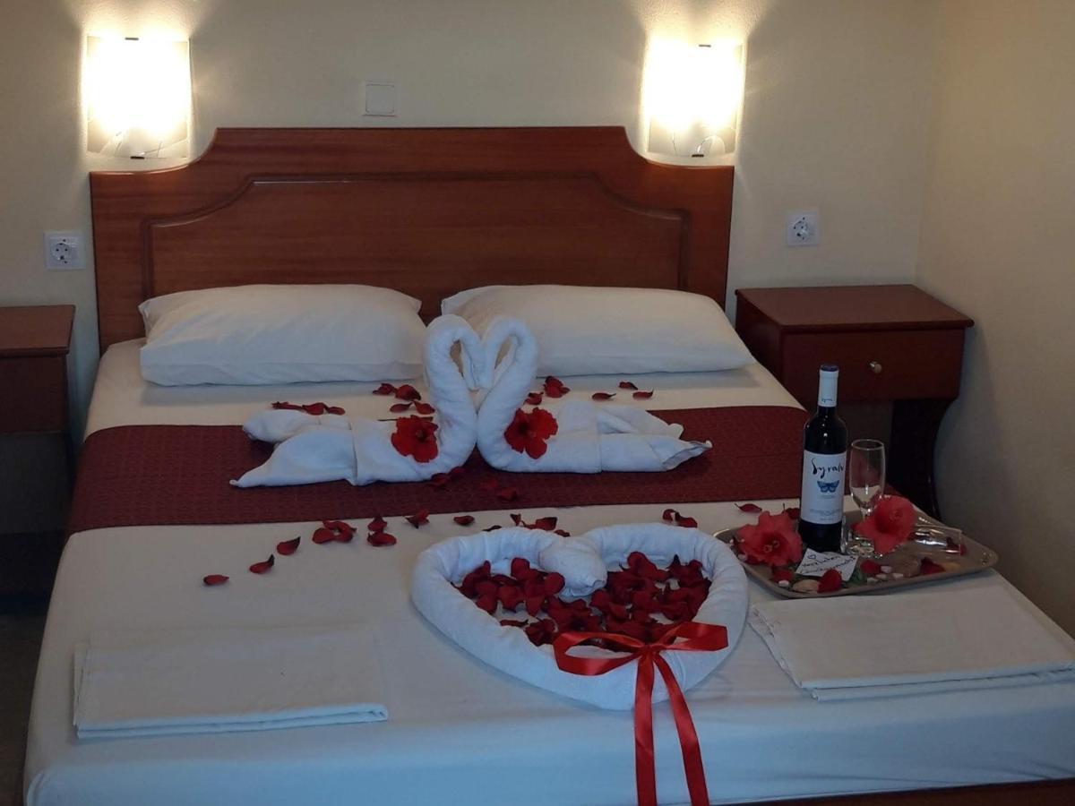 Apartmenthotel Sithon Сарті Екстер'єр фото