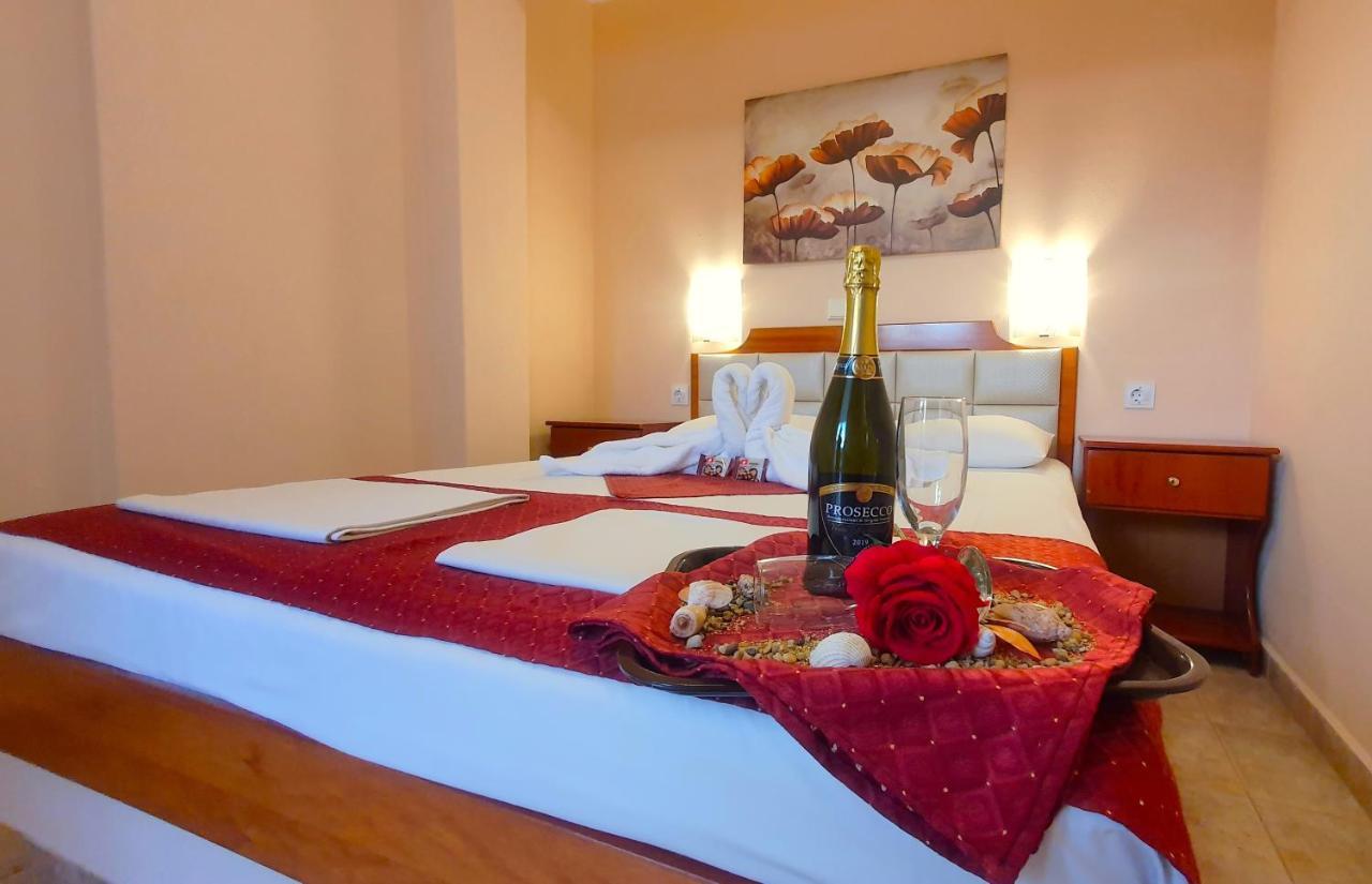 Apartmenthotel Sithon Сарті Екстер'єр фото